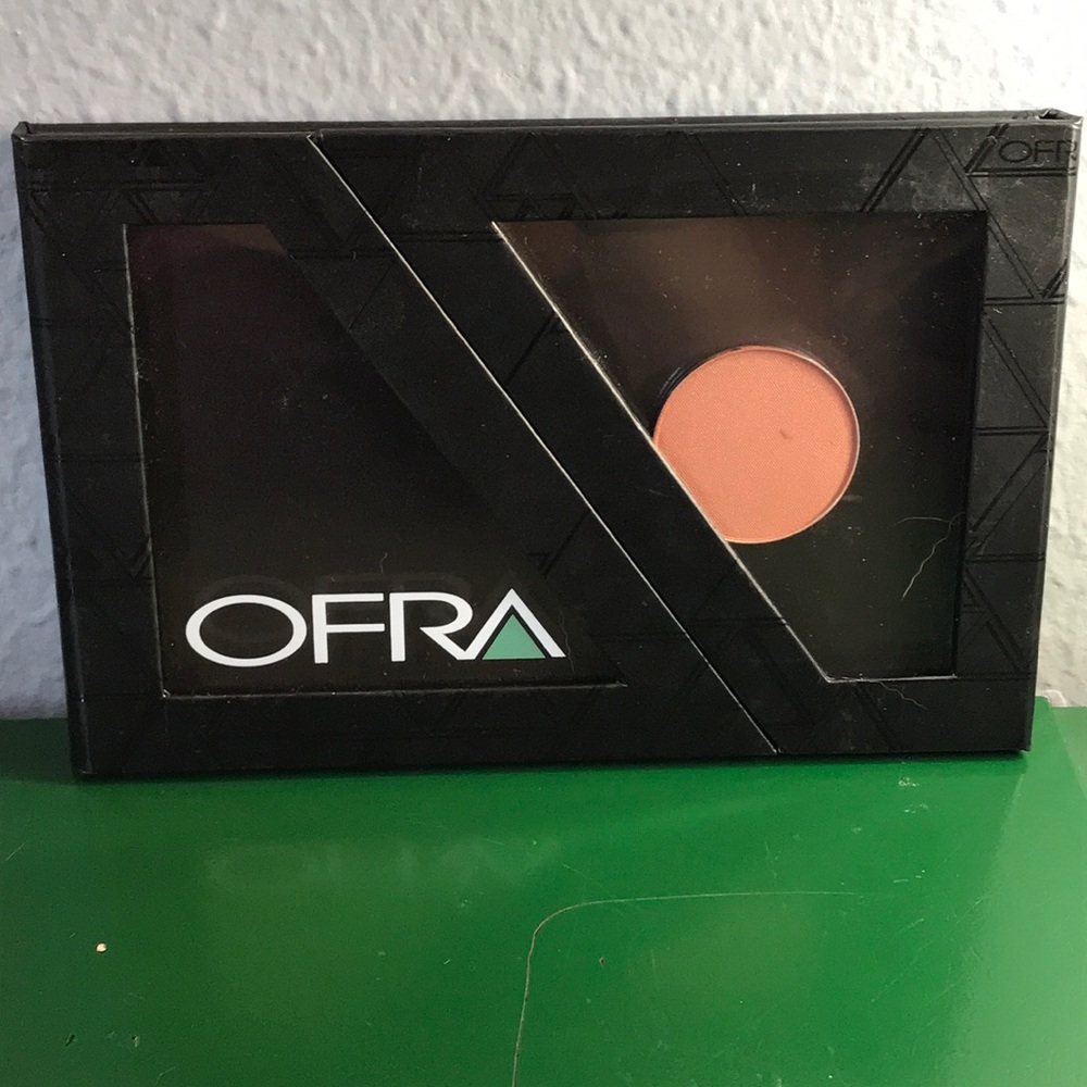 Magnetic case and Blush Single